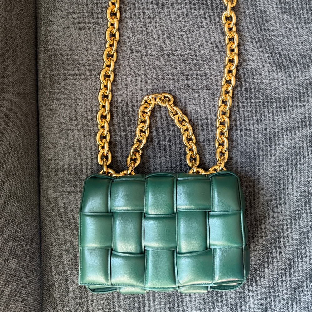 Bottega Venetta Padded Casette in Dark Green